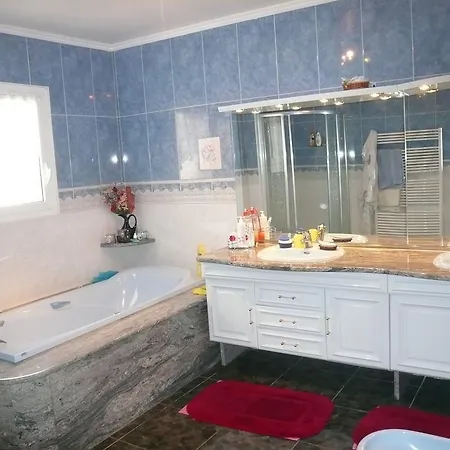 Exquisite In With Swimming Pool Perpinhã