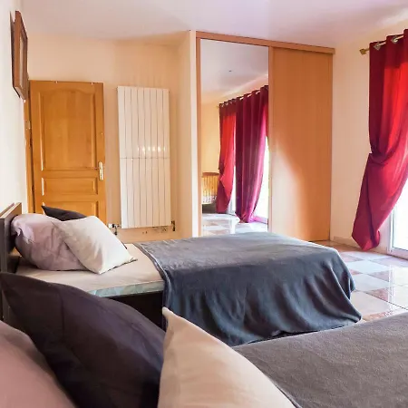 Exquisite In With Swimming Pool Perpinhã